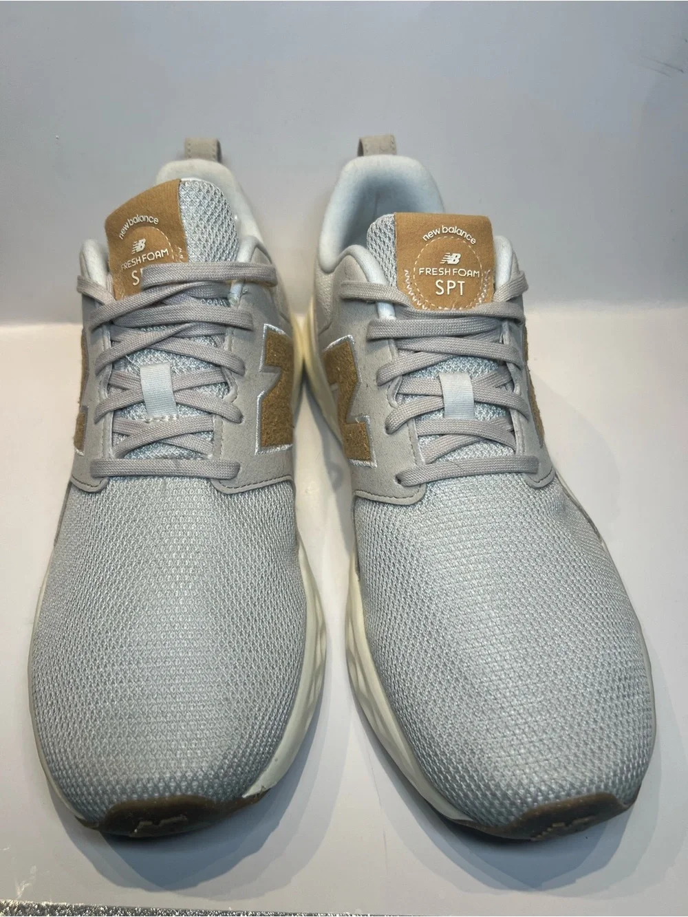 Men's Fresh Foam SPT Lux v4 Running Sneakers  Sz 9.5
